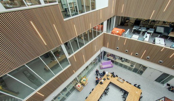 How do UK businesses approach diversity and inclusion in management?